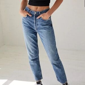 Agolde Riley Cropped Light Wash Jeans. Size 26